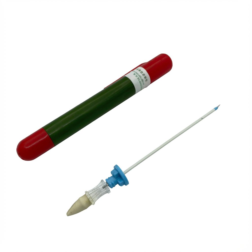 1Pneumothorax Decompression Needle RT-TPK-148-R (Red with Pocket Clip)